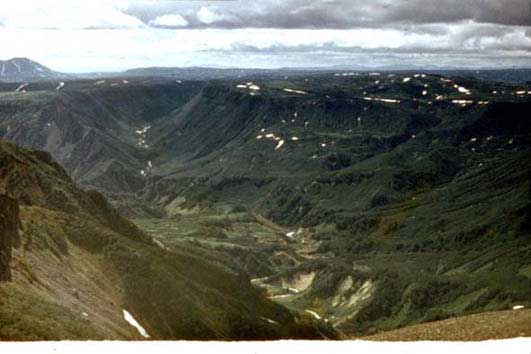 Вид на Долину гейзеров с северного борта