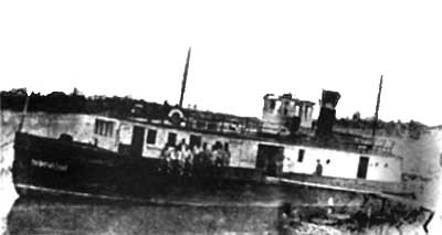 Деревянный пароход "Камчатка", обслуживавший население долины реки Камчатки