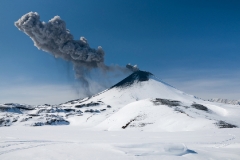 Извержение Карымского вулкана (Karymsky Volcano)