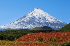 Осенний вулкан Ключевская сопка